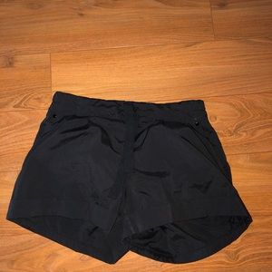 Lululemon size 8 gold shorts